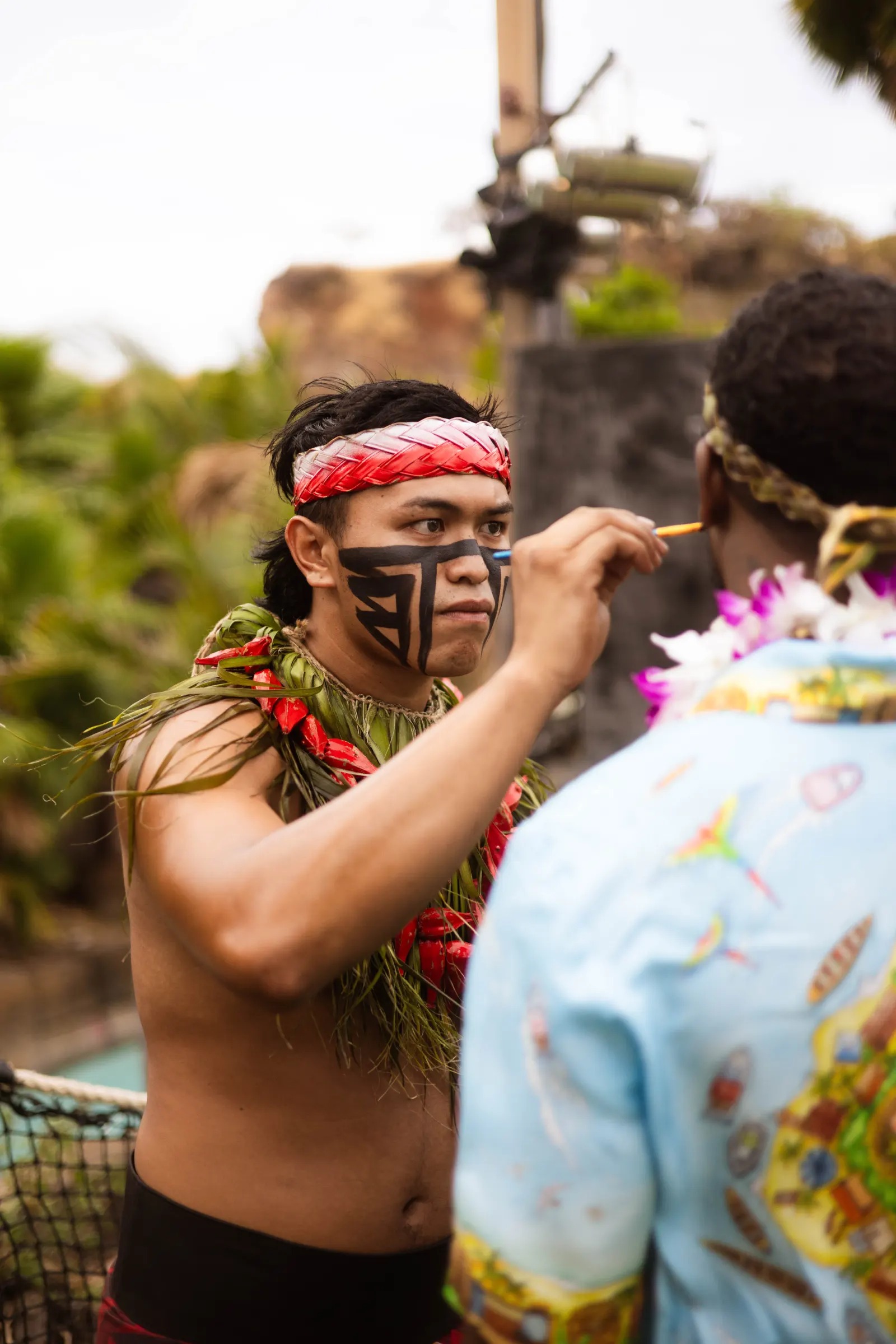Experience Authentic Hawaiian Luaus: Book Your Night Under the Stars