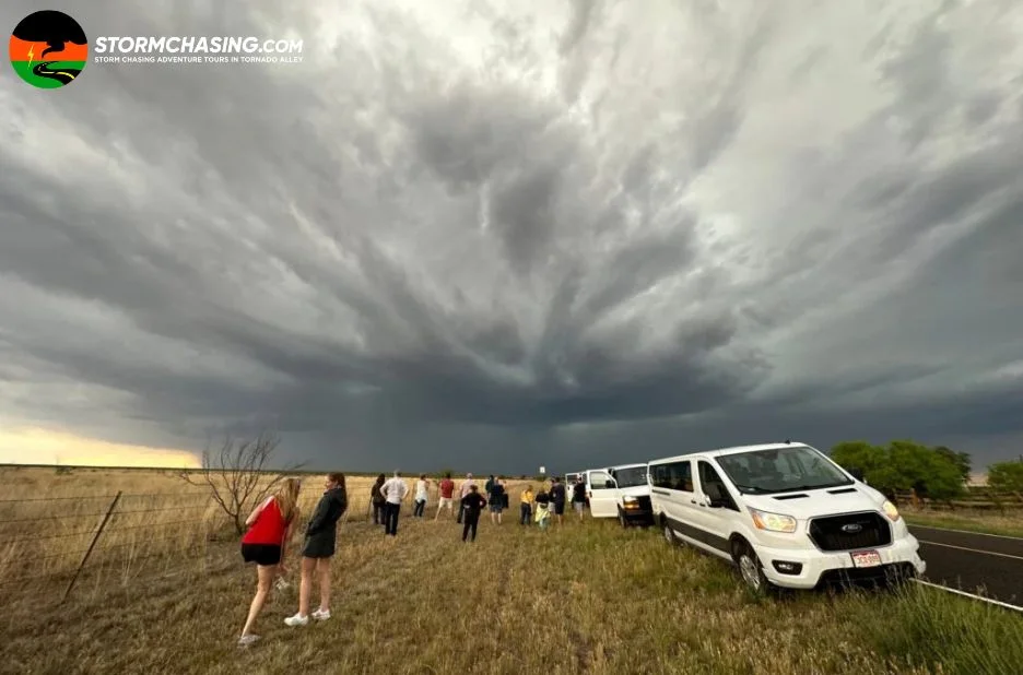 Ultimate Tornado Chaser Vacation Guide for Thrill Seekers and Storm Enthusiasts