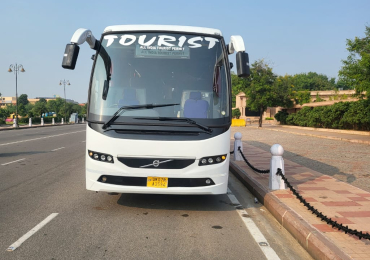 27 Seater Bus Hire in Jaipur – Shristi Holiday Services