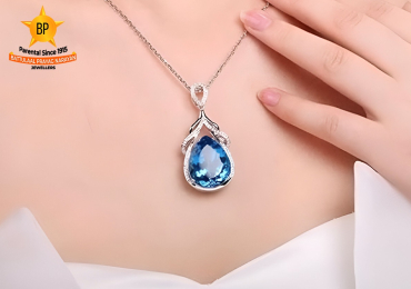 Elegance & Energy: Stunning Crystal Necklaces for Every Occasion