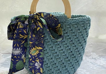 Made with the Granny Crochet Bag DIY Kit from Crochet Park