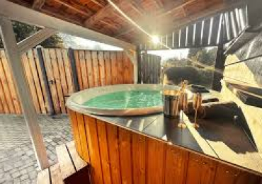 Huisje Met Prive Wellness