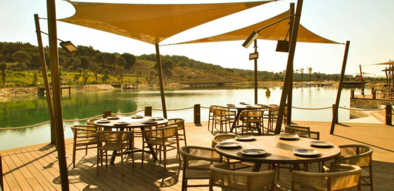 ¿Buscas sombra con estilo? Descubre la magia de las velas tensadas