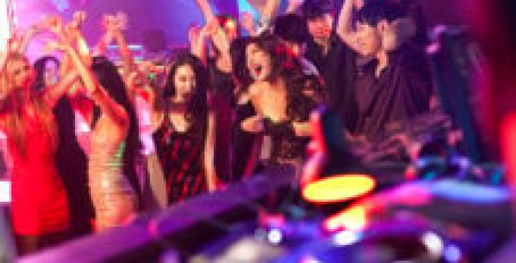 A Night That Sparkles: Winston-Salem DJ Services You Can Trust