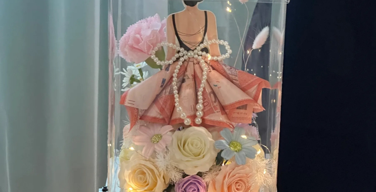 Flower Stand: Practical, stylish displays for any space