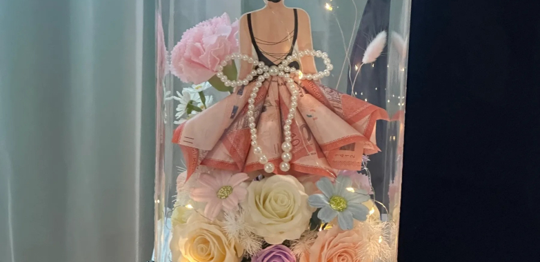 Flower Stand: Practical, stylish displays for any space