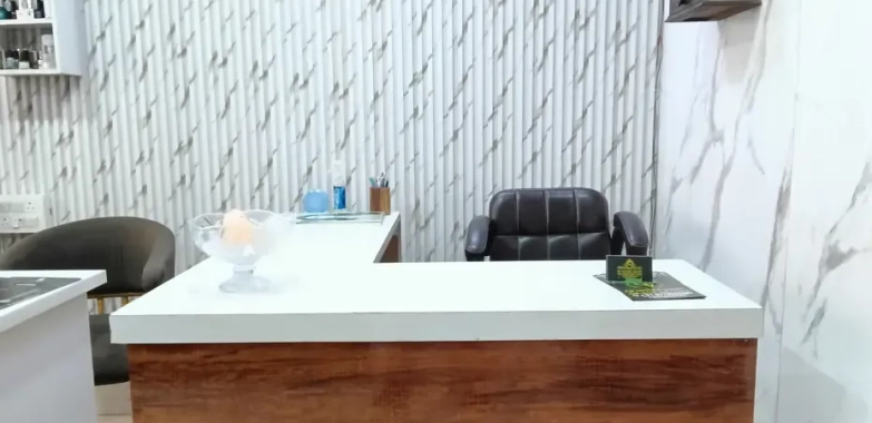 Streamline bookings with a beauty app for salons in Chandigarh