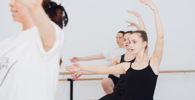 Salsa dance lessons in Toronto: vibrant, beginner-friendly