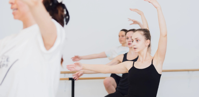 Salsa dance lessons in Toronto: vibrant, beginner-friendly