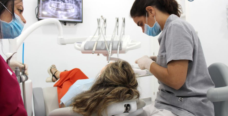 Sonrisa estable con especialistas en Bollullos
