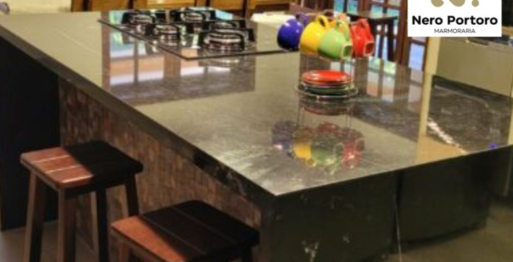 Bancadas e revestimentos com acabamento ultracompacto de alto desempenho