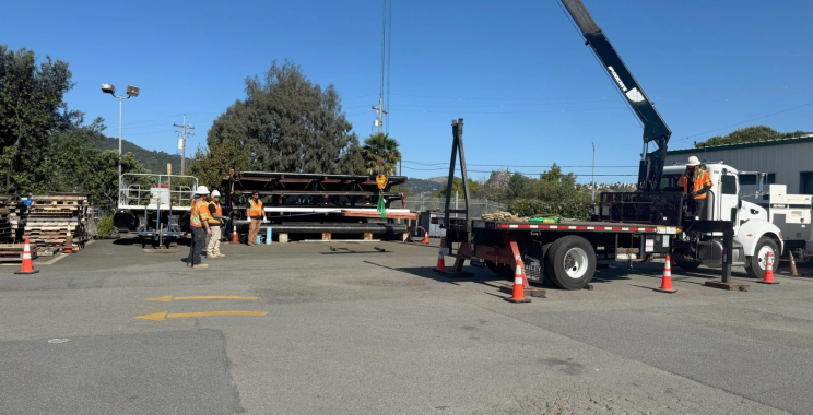 Master Safe Hand Signals for Crane Operations in California