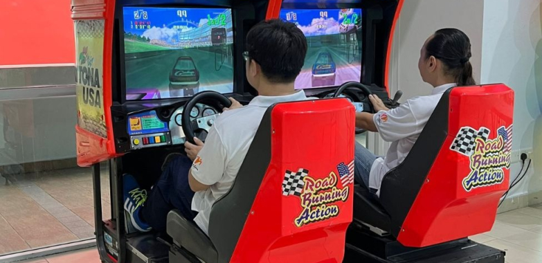 Feel the speed: top driving arcade machines for hire