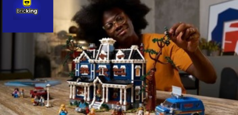 Carry Your LEGO Fandom with Fun Tote Bags