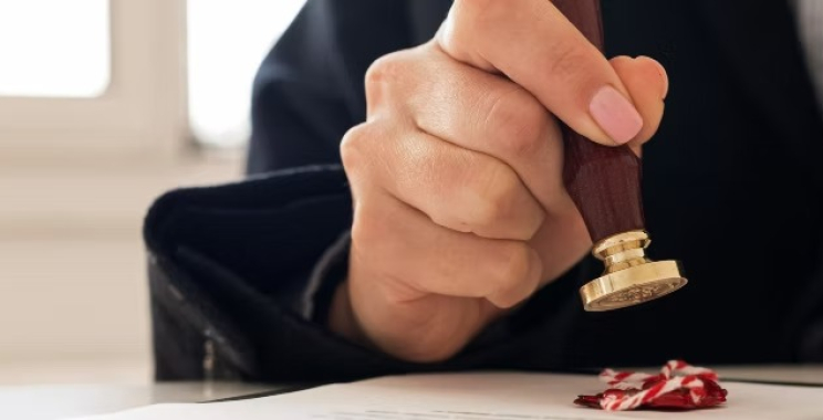 Expert Notary Services in Watford for Diploma Verification