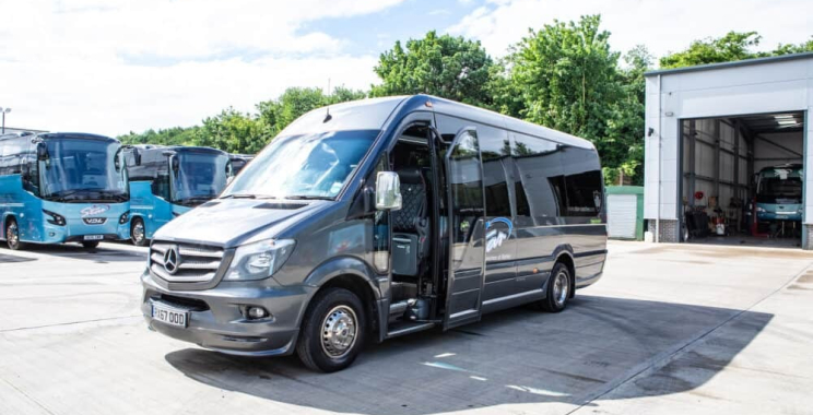 Elegant Wedding Transport: Gloucester Coach Hire for Your Big Day