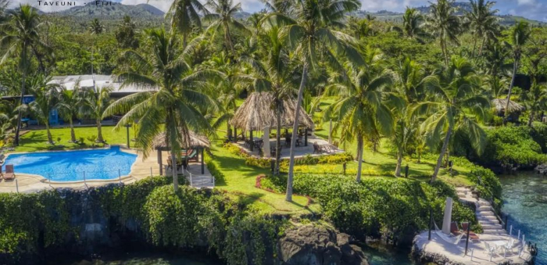 Iconic Fiji Weddings: Dream Tiny Escapes for Your Big Day