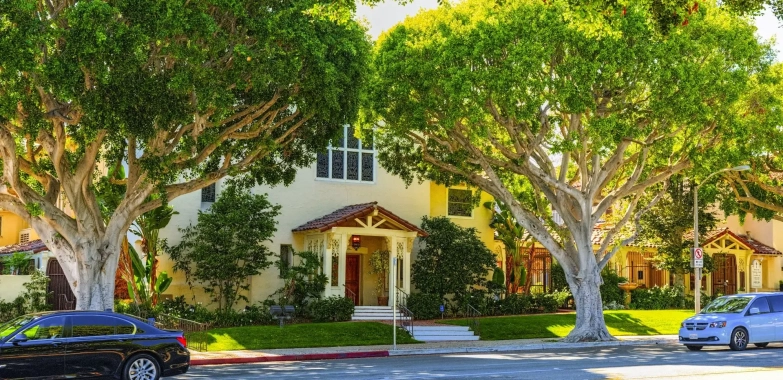 Find the Right Senior Care Investment Opportunity with Expert Guidance