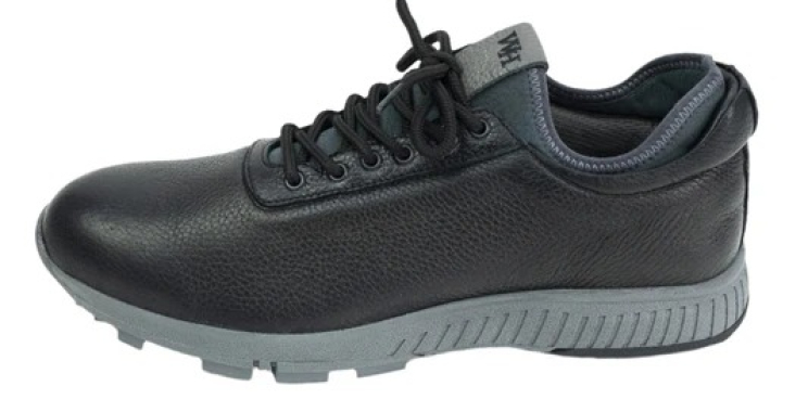 Step Into Summer Savings: Golf Shoes Built for Comfort and Style