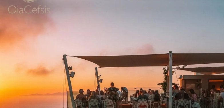 Oia’s Finest Eateries: Savory Greek Dining with Ocean Views