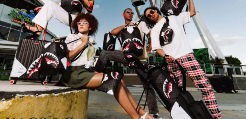 Stile audace per la spiaggia: costume intero a zebra chic