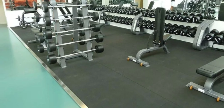 Fitness vloertegels voor een veilige en duurzame trainingsruimte kopen